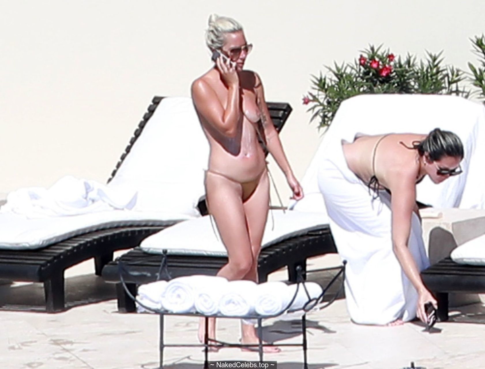 1682px x 1280px - Lady Gaga topless on a beach in Mexico | Naked celebs